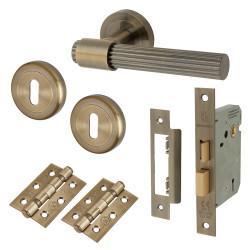 Altro Antique Brass Lines 3 Lever Sashlock Door Handles on Rose Pack - Eva Range