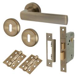 Altro Antique Brass 3 Lever Sashlock Door Handles on Rose Pack - Zara Range