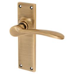 Hampstead Antique Brass Latch Door Handles - Buckingham Range - 152 x 41mm