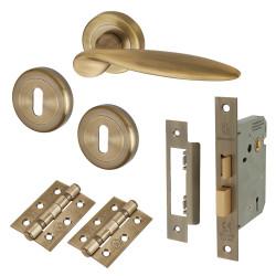 Altro Antique Brass 3 Lever Sashlock Door Handles on Rose Pack - Lancaster Range