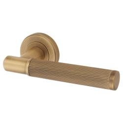 Serozzetta by Carlisle Brass Antique Brass Lines Door Handles on Round Rose - Image Range
